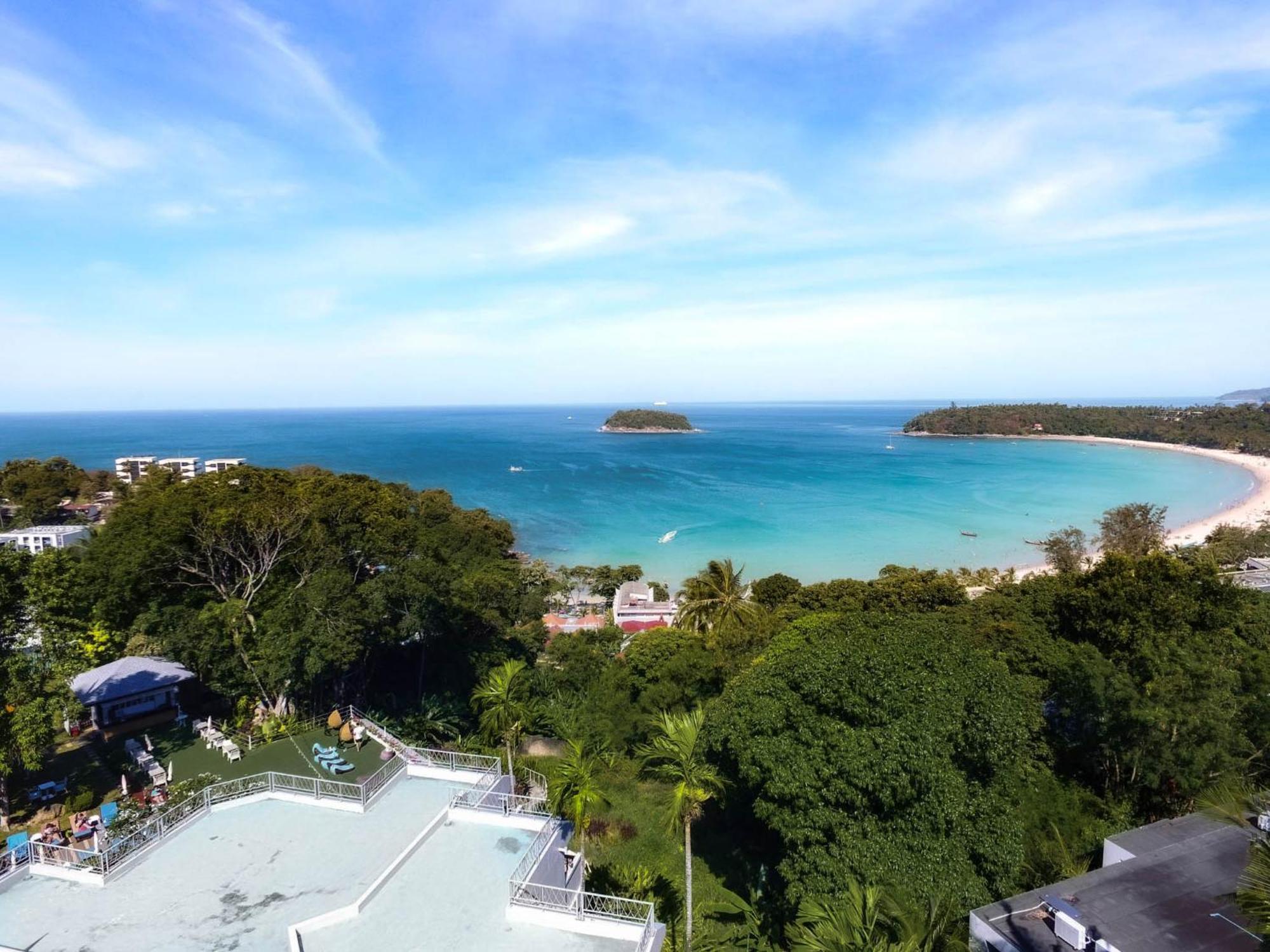 Andaman Cannacia Resort & Spa - Sha Extra Plus Kata-stranden Eksteriør bilde View of the bay from the west