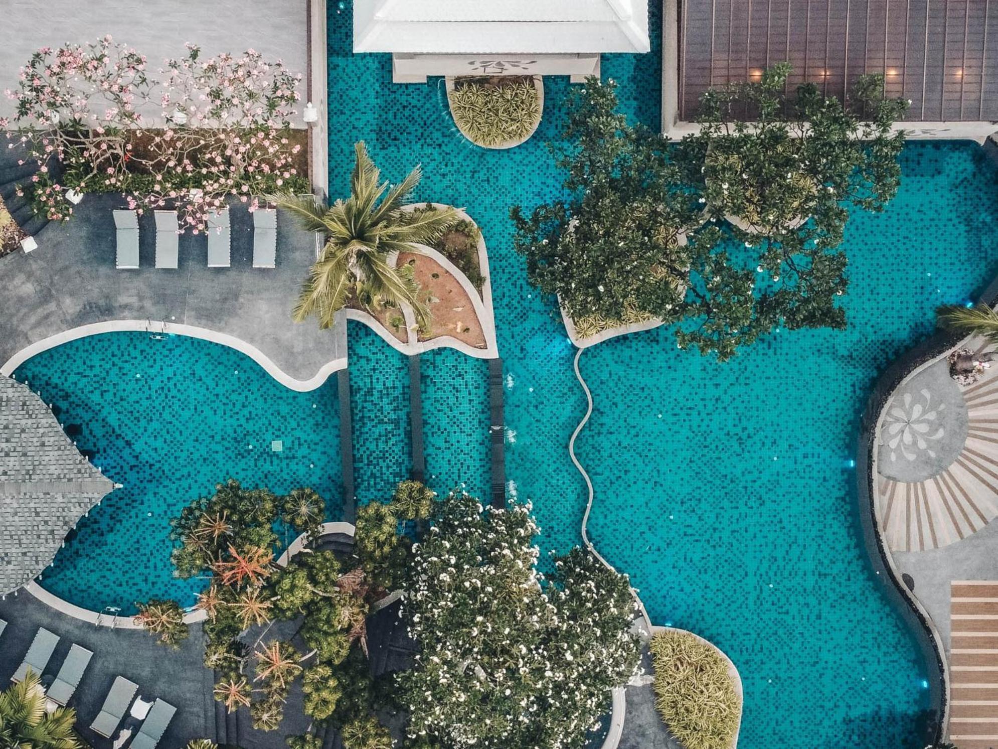 Andaman Cannacia Resort & Spa - Sha Extra Plus Kata-stranden Eksteriør bilde The pool at the hotel