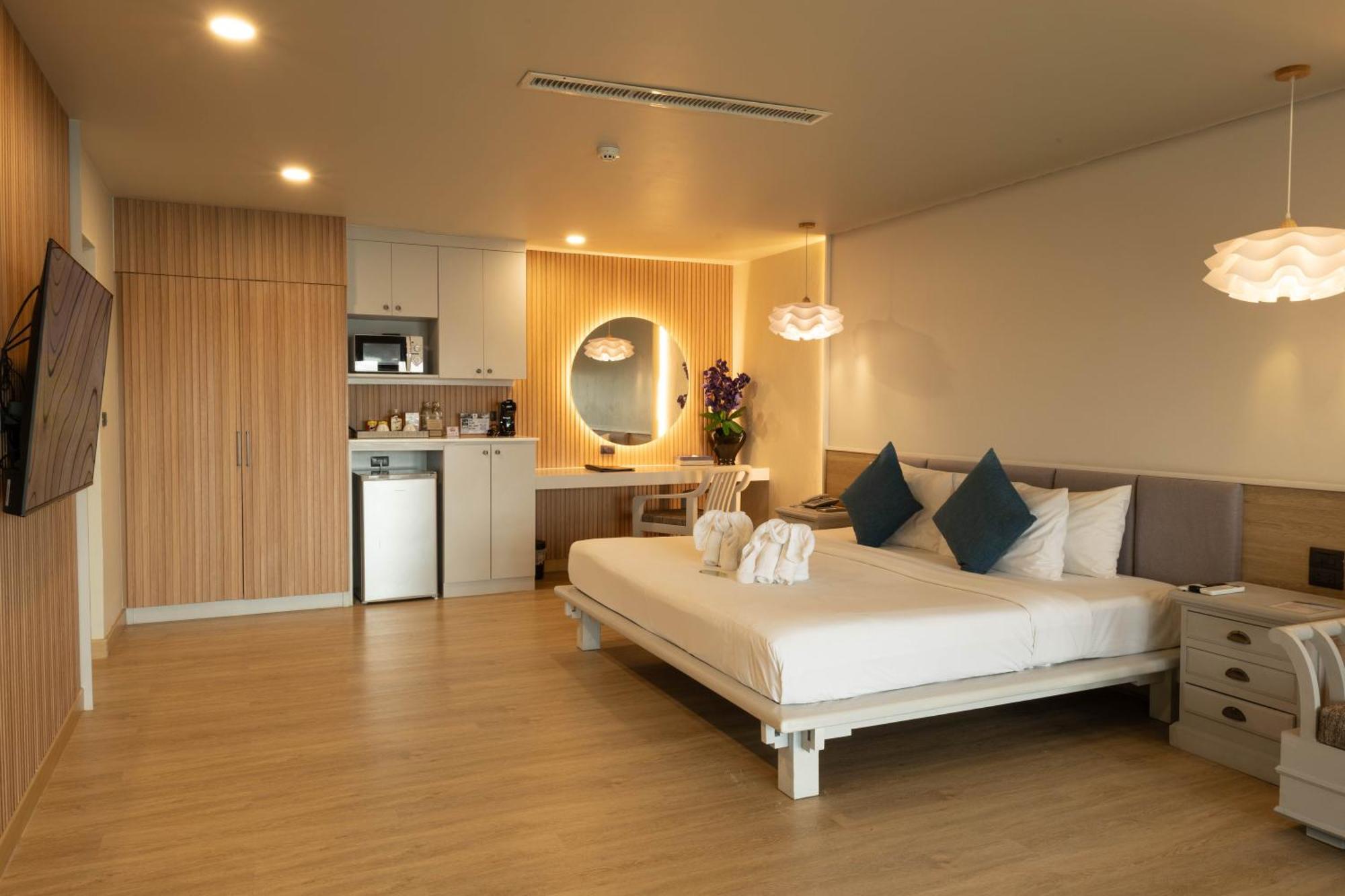 Andaman Cannacia Resort & Spa - Sha Extra Plus Kata-stranden Eksteriør bilde
